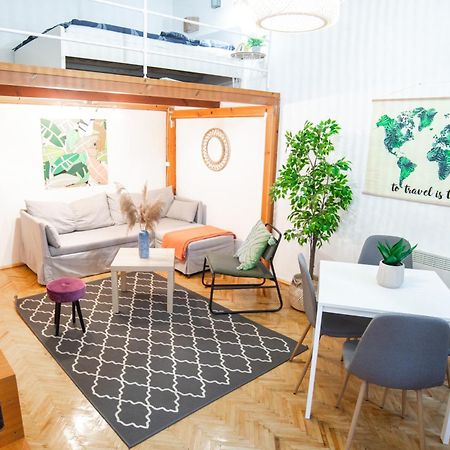 Lovely Apartment In Erzsebetvaros A57 Budapest Bagian luar foto